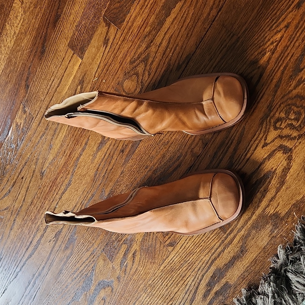 Bcbg leather ankle boots